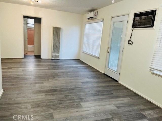 18829 Martha St - Photo 4 of 14