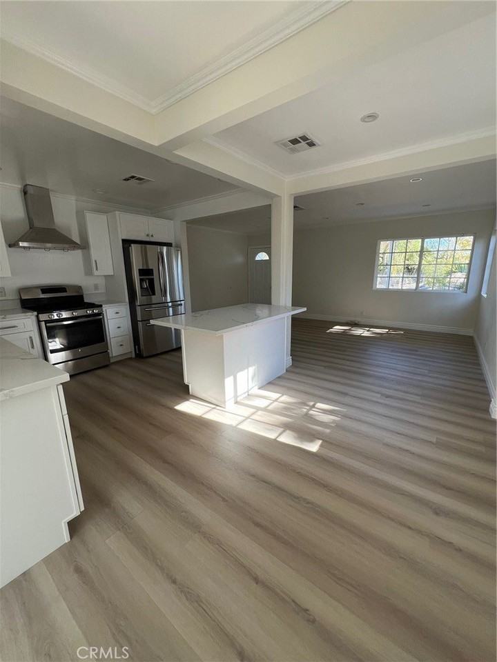 6653 Quakertown Ave - Photo 6 of 28