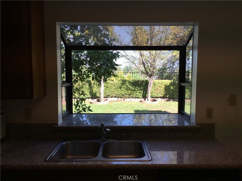 9 Skyline Ln - Photo 4 of 9