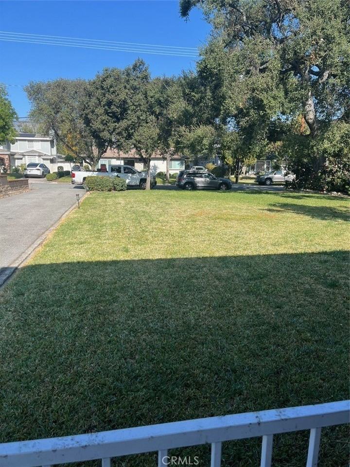 522 W Norman Ave - Photo 3 of 20