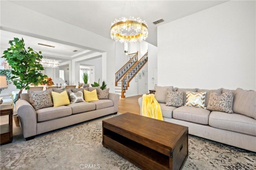 19366 Fortune Pl - Photo 6 of 32