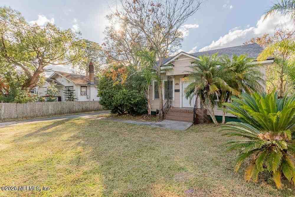 1072 Brown St - Photo 2 of 35