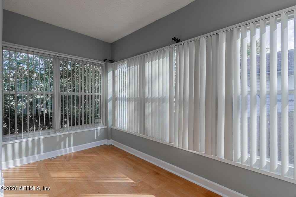 1072 Brown St - Photo 7 of 35