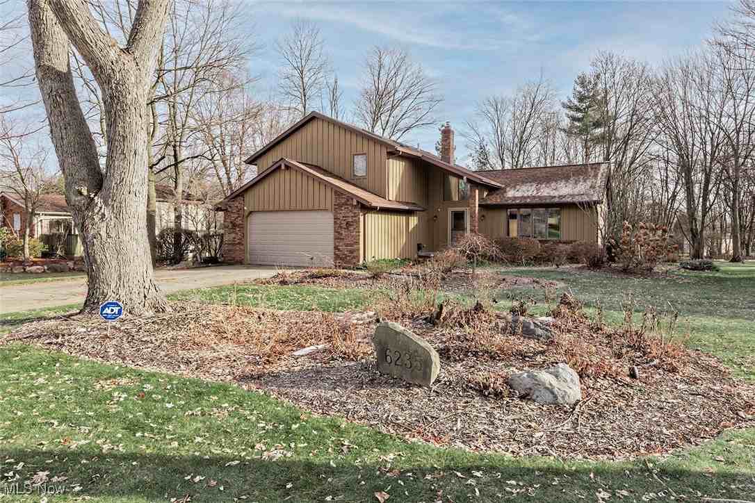 6235 Sunnywood Dr - Photo 2 of 50