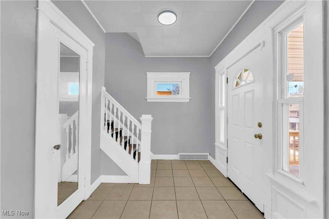 3138 W 101st St - Photo 4 of 30