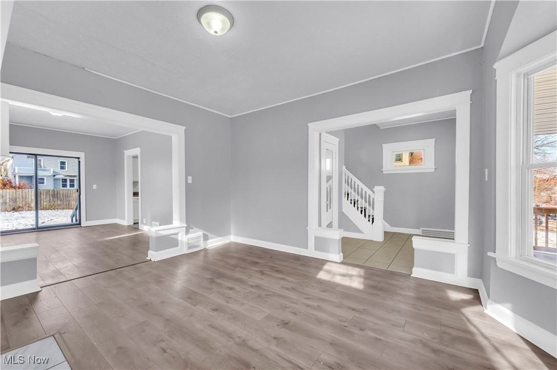 3138 W 101st St - Photo 5 of 30