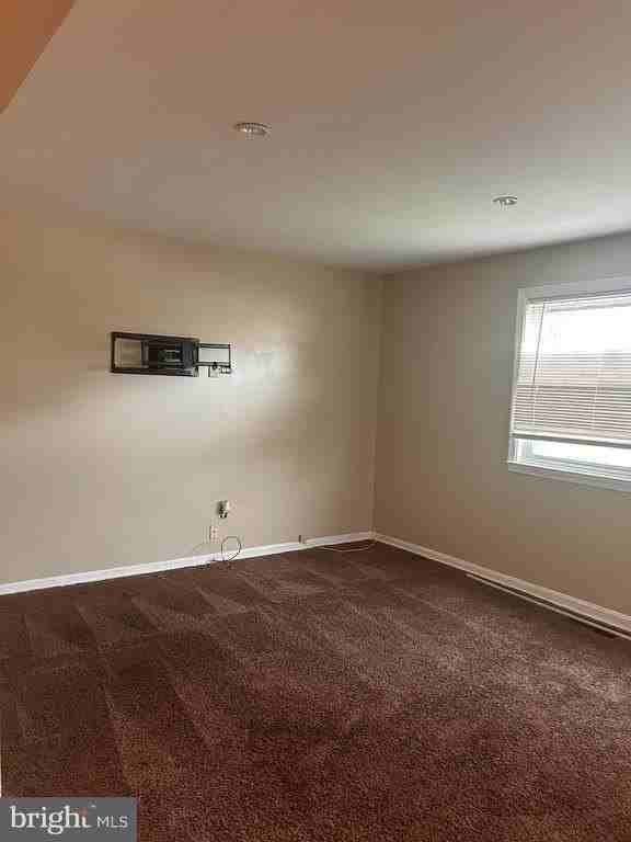 1021 E Williams Cir - Photo 2 of 19