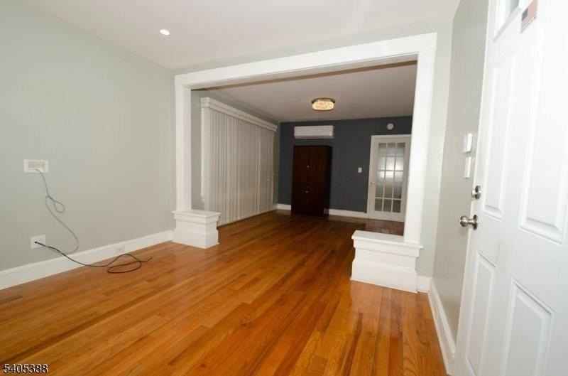 78 Genessee Ave #1 - Photo 7 of 14