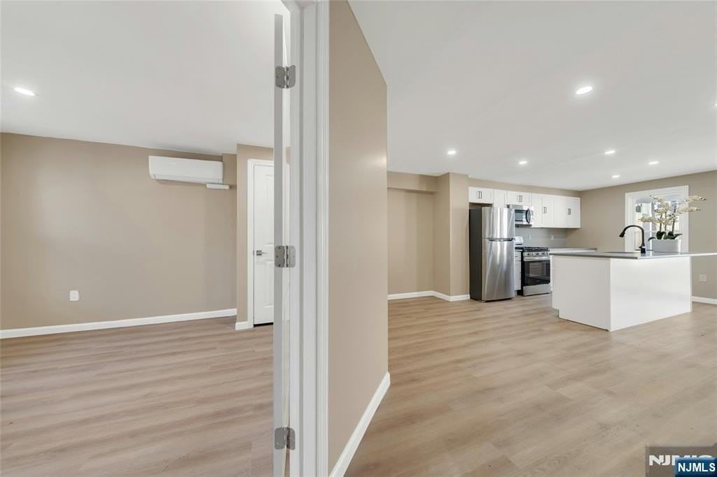 171 Van Horne 1 - Photo 4 of 12