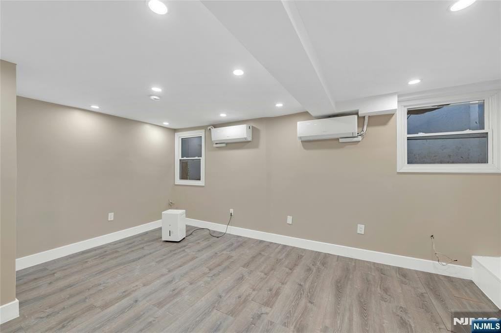 171 Van Horne 1 - Photo 6 of 12