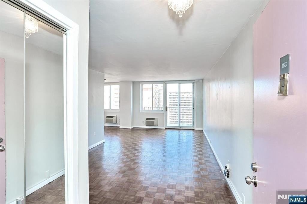 160 Overlook Ave Apt 18d - Photo 5 of 19