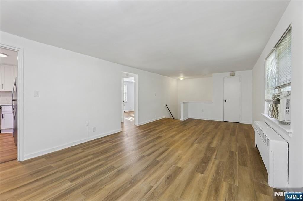 100 Huguenot Ave Apt 1b - Photo 5 of 15