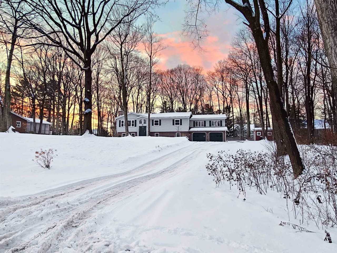 19 Rustic Dr - Photo 2 of 50