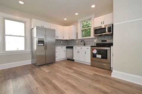 1808 Oakland Ave #1 - Photo 3 of 19