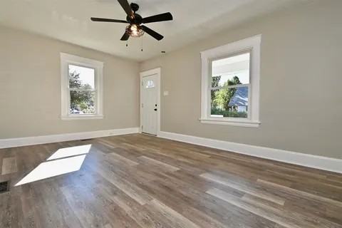 1808 Oakland Ave #1 - Photo 4 of 19