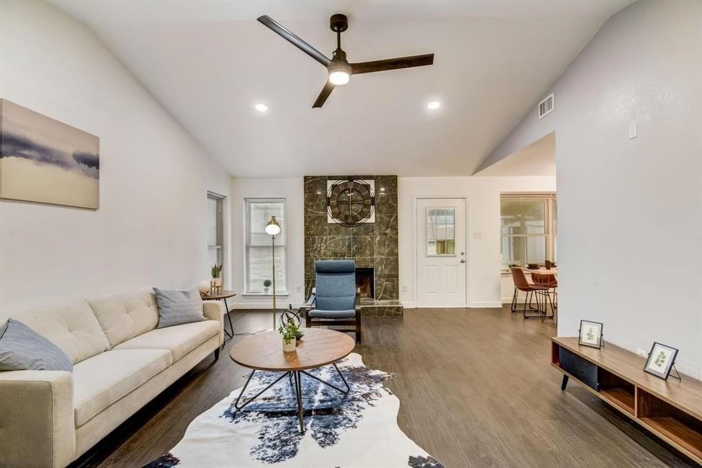 4233 Glen Ridge Dr - Photo 4 of 34