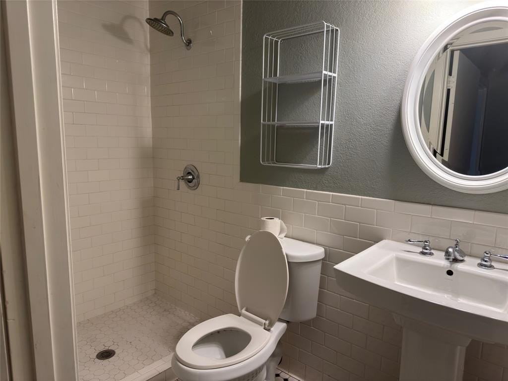 1824 Northcrest Dr - Photo 5 of 8