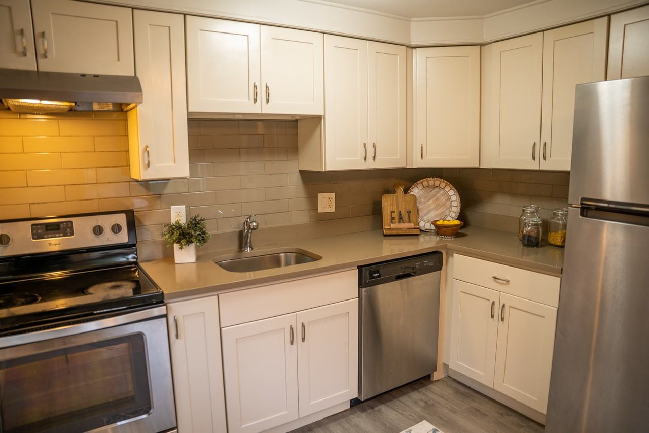 825 Oak St #825ST5 - Photo 2 of 14