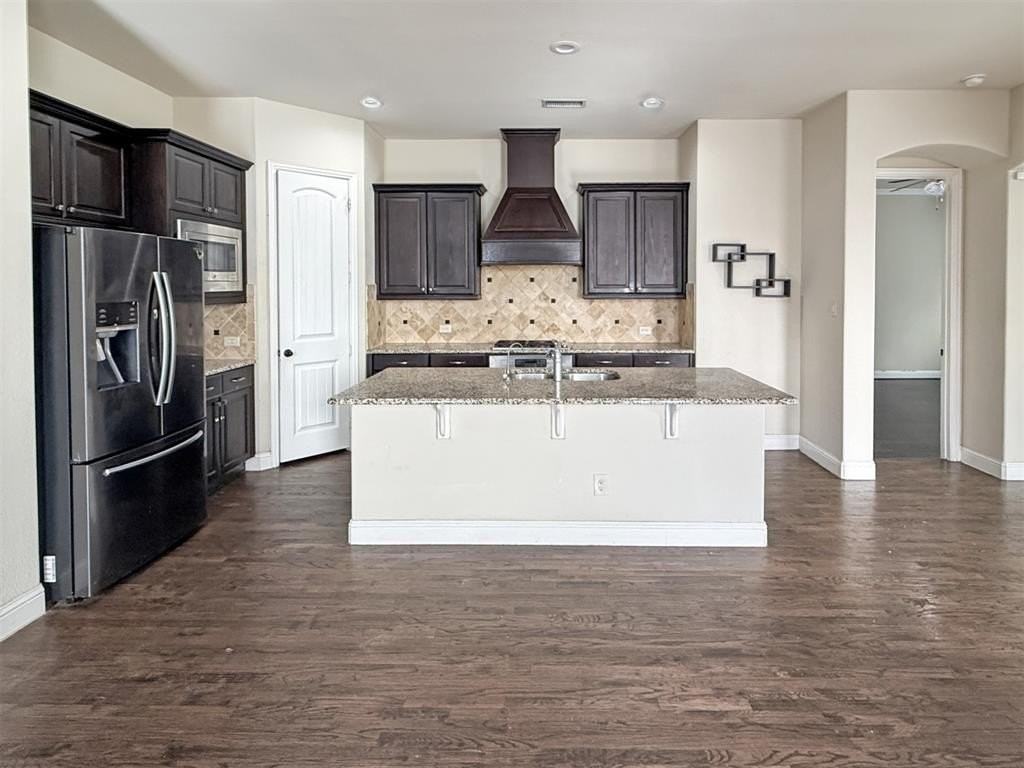 4428 Saukenuk Ln - Photo 6 of 29