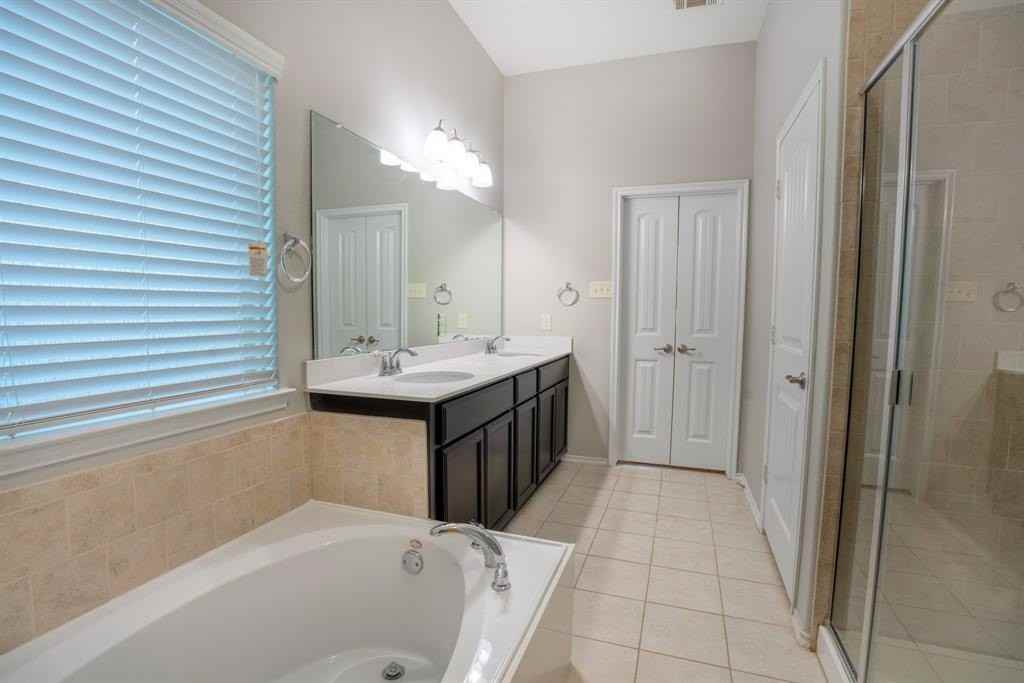 1605 Lake Pine Dr - Photo 7 of 12