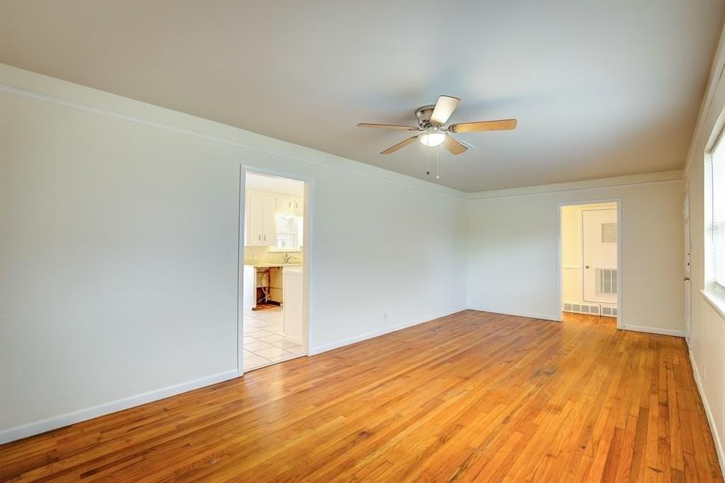 405 Vine St - Photo 7 of 31