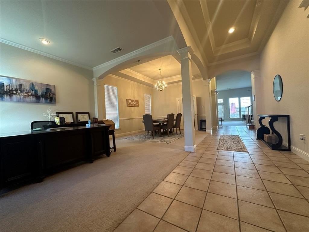 740 Bonnie Ct - Photo 6 of 28