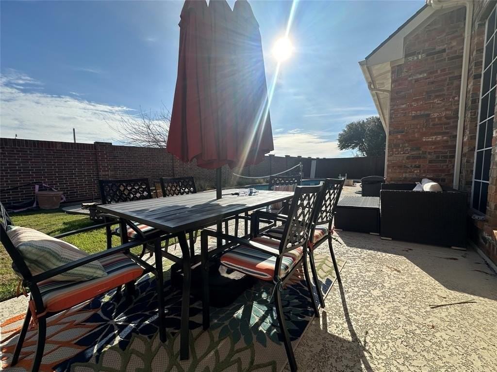 740 Bonnie Ct - Photo 6 of 30