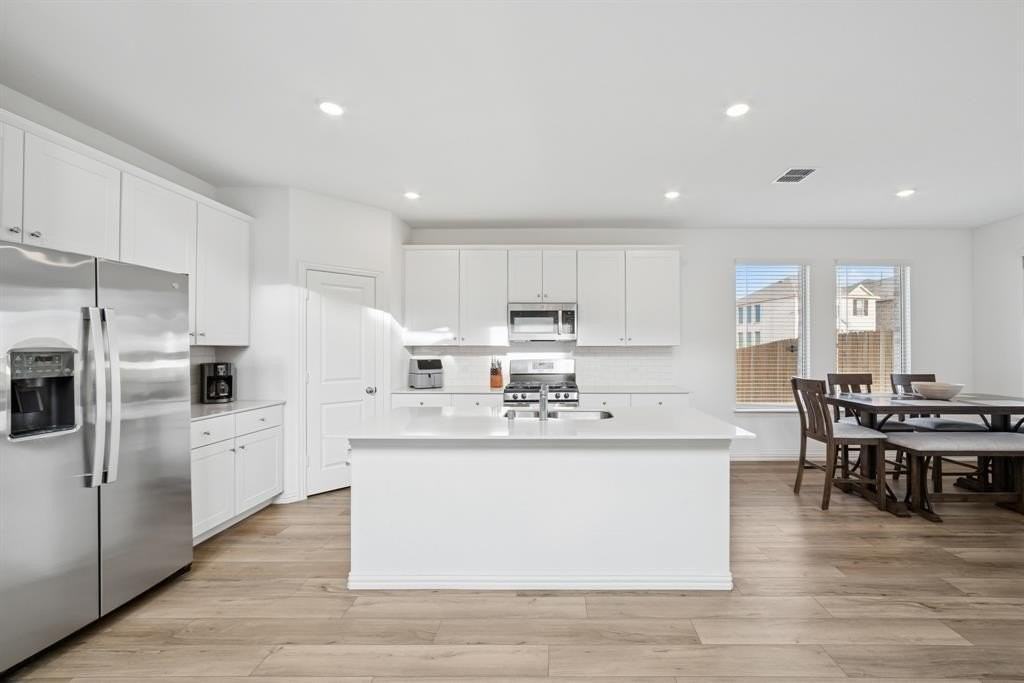 10040 Thornapple Rd - Photo 5 of 24