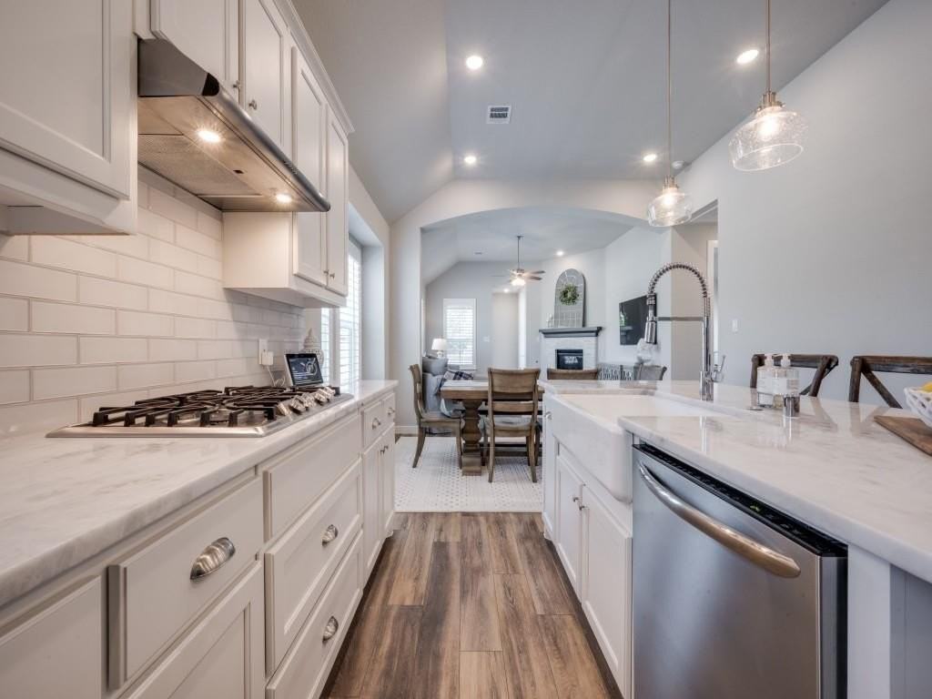 2452 Elm Pl - Photo 7 of 33