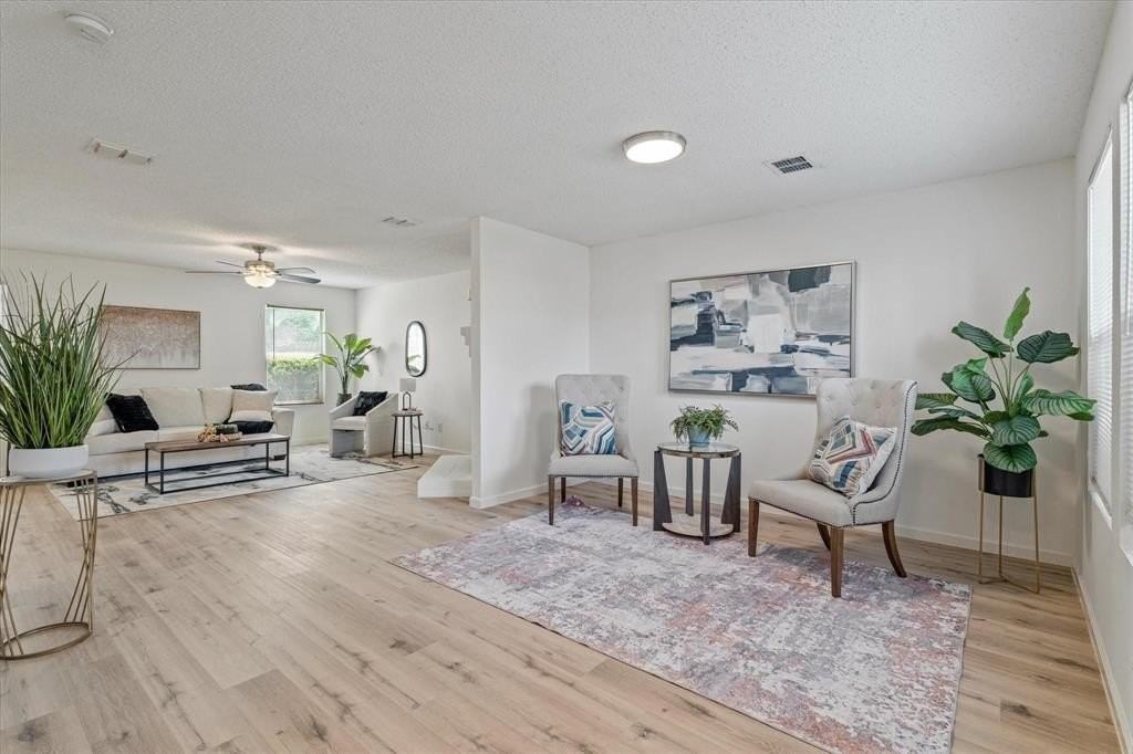 3300 Jacobs Dr - Photo 4 of 32