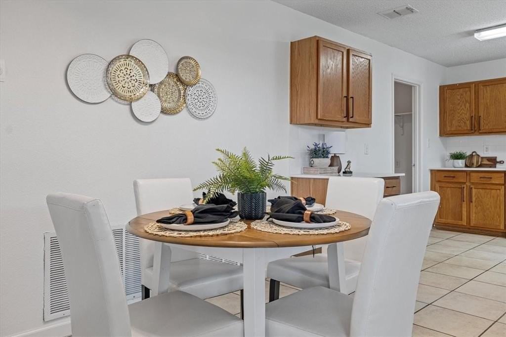 3300 Jacobs Dr - Photo 7 of 32