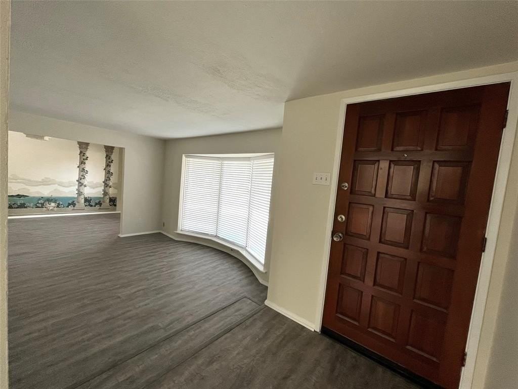 6646 Hillwood Ln - Photo 3 of 25