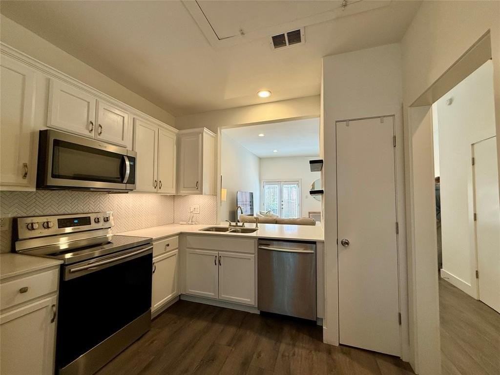 2807 Throckmorton St #106 - Photo 5 of 32