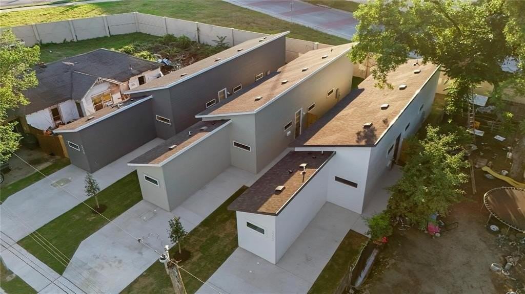 2219 Hooper St - Photo 3 of 21