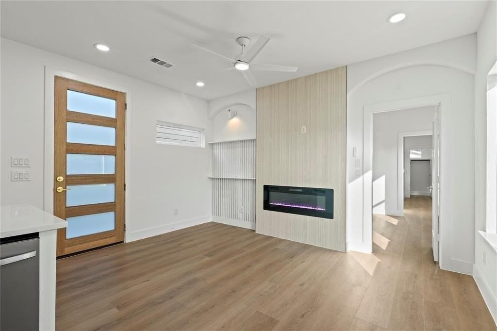 2219 Hooper St - Photo 5 of 21