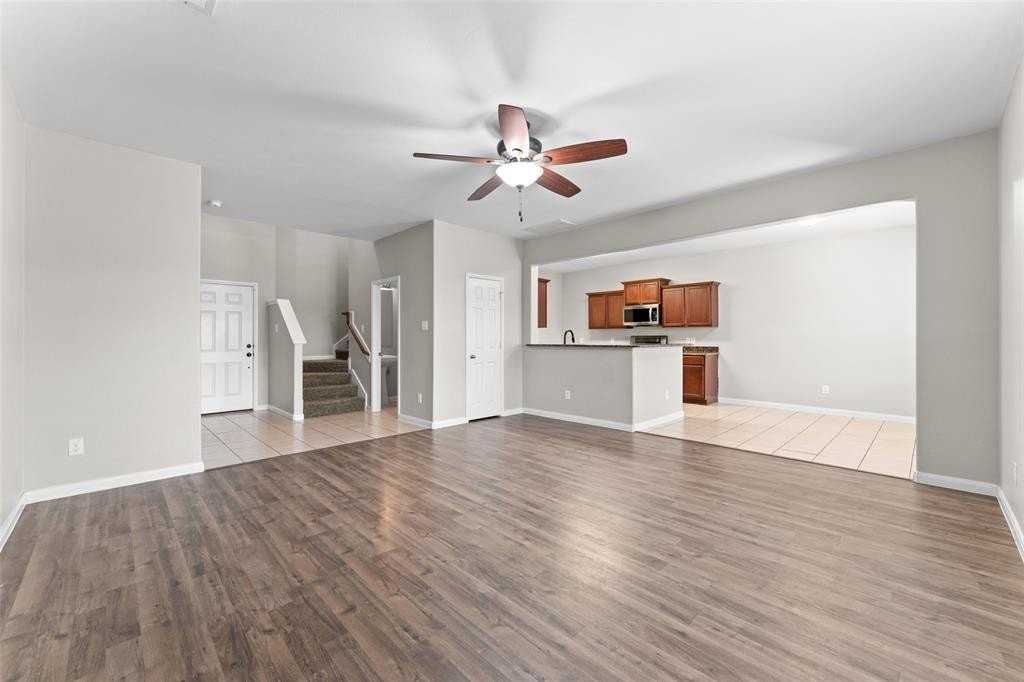 504 Riverbed Dr - Photo 5 of 29