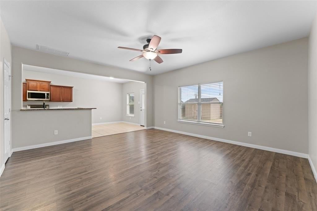 504 Riverbed Dr - Photo 6 of 29