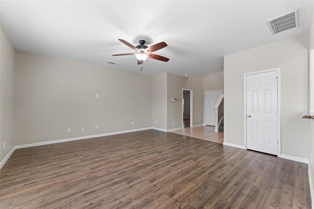 504 Riverbed Dr - Photo 7 of 29