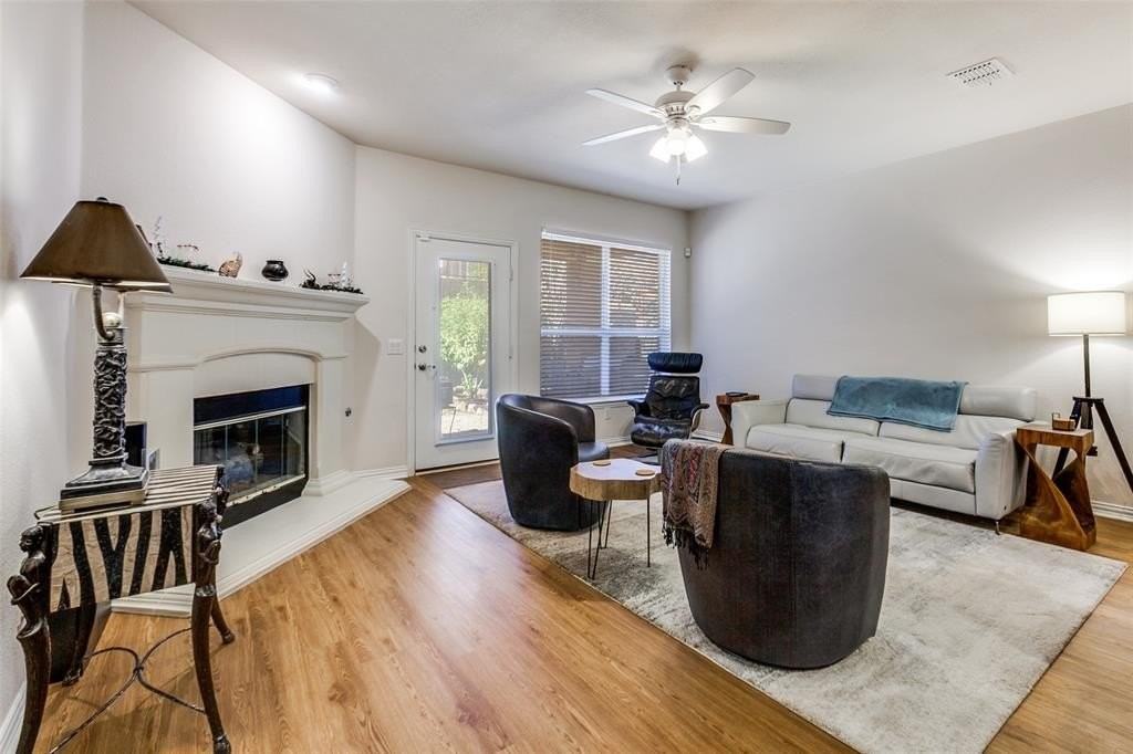 906 Grand Cypress Ln - Photo 4 of 12