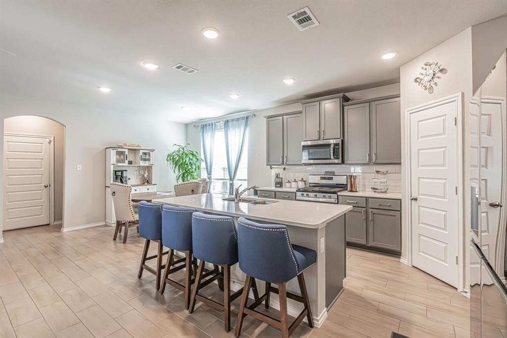 2935 Brittlebush Dr - Photo 4 of 39