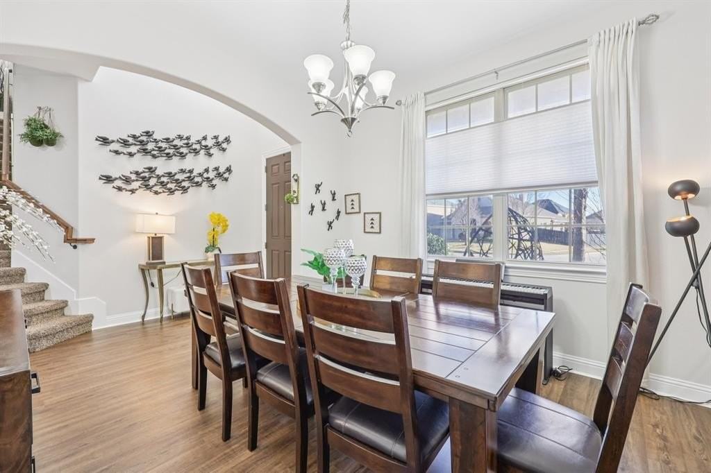 4724 Whitehall Ct - Photo 4 of 39