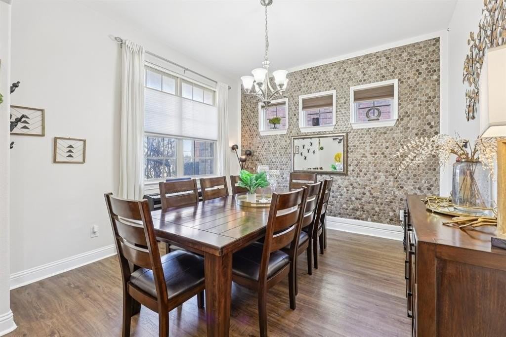 4724 Whitehall Ct - Photo 6 of 39