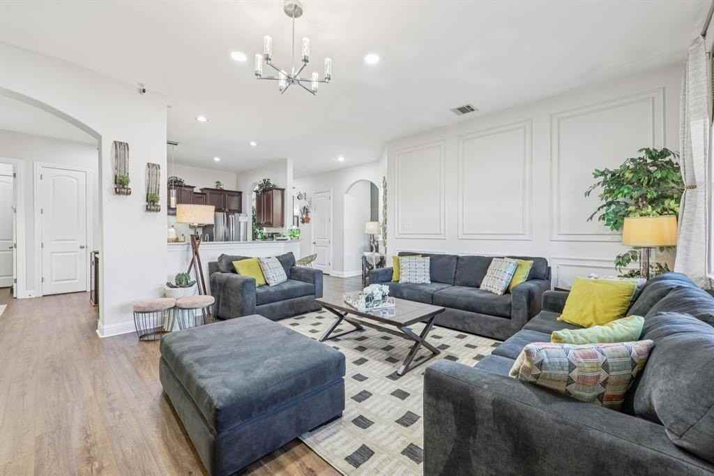 4724 Whitehall Ct - Photo 7 of 39