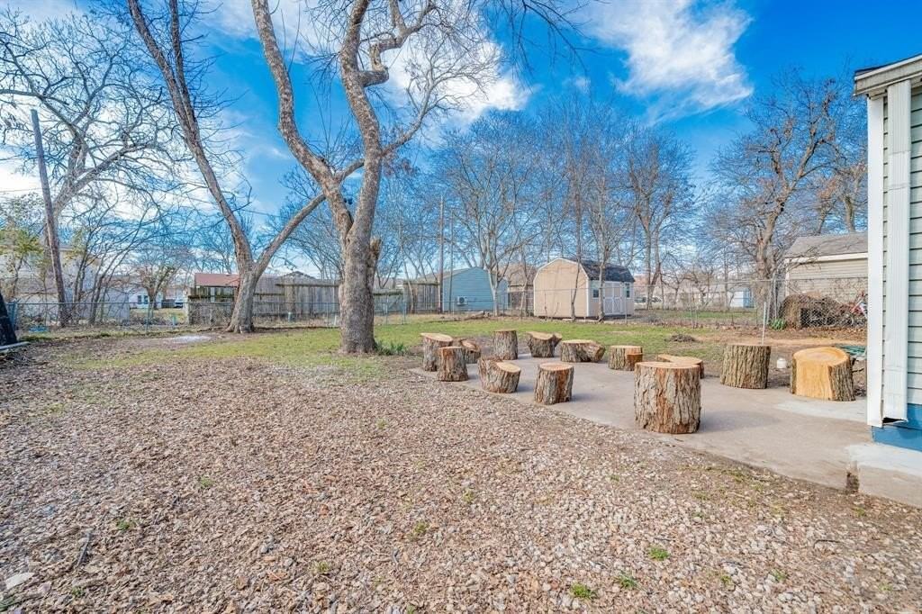 303 N 2nd St - Photo 4 of 30