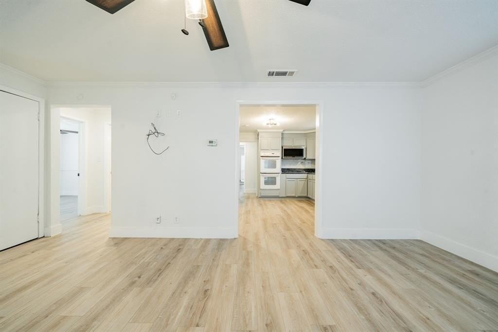 303 N 2nd St - Photo 5 of 30