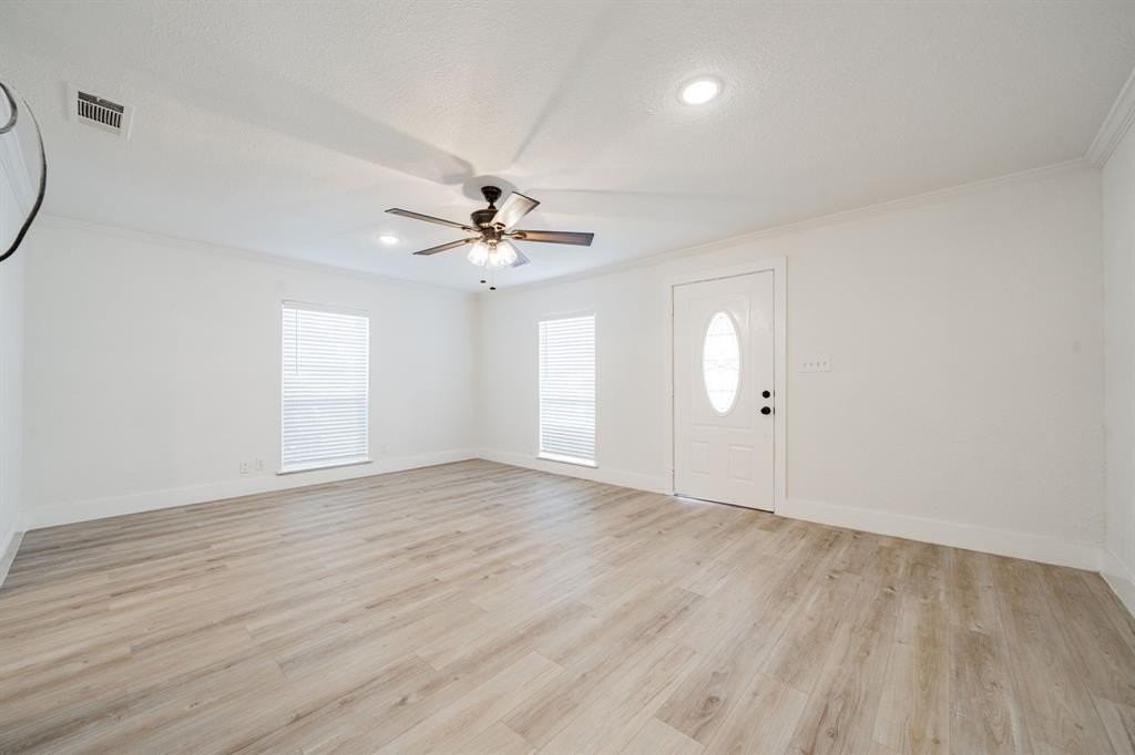 303 N 2nd St - Photo 7 of 30