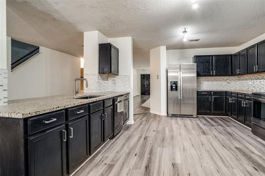 1130 Annie Oakley Dr - Photo 5 of 25