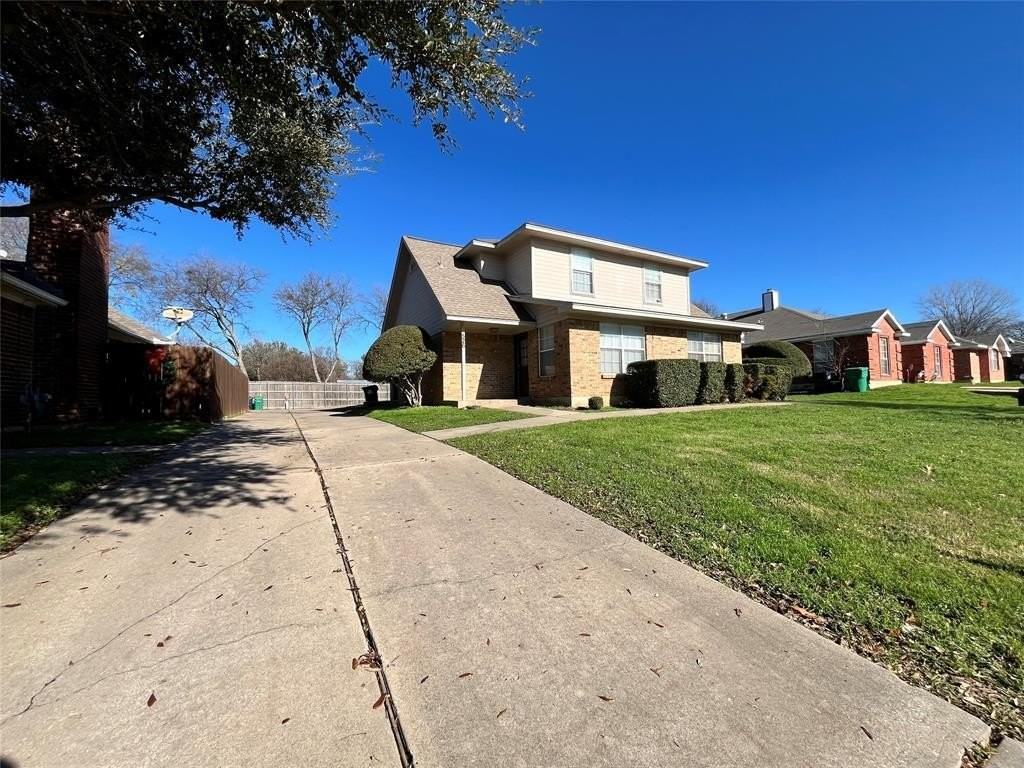 526 Strata Dr - Photo 2 of 17