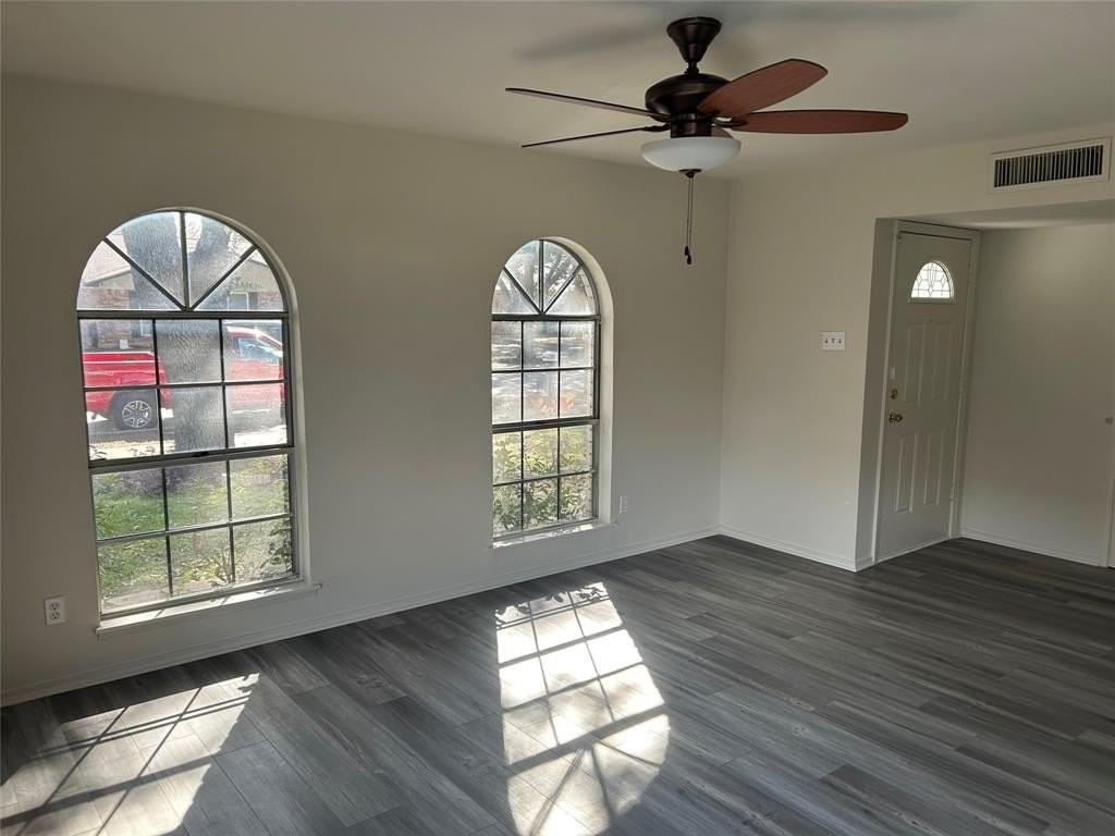 2617 Ashglen Dr - Photo 2 of 12