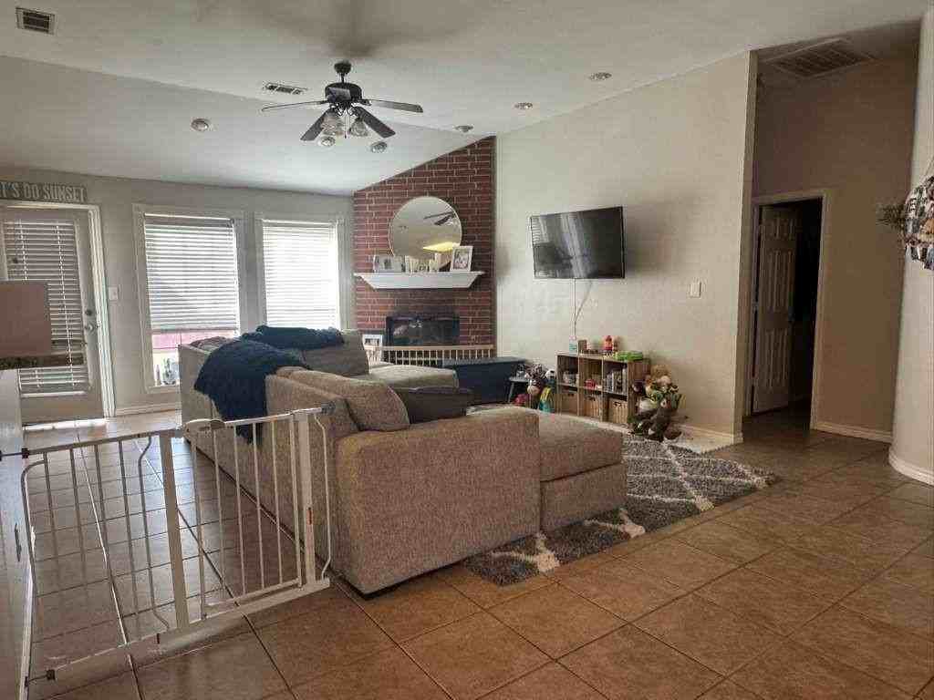 11901 Galleon Rd - Photo 3 of 12